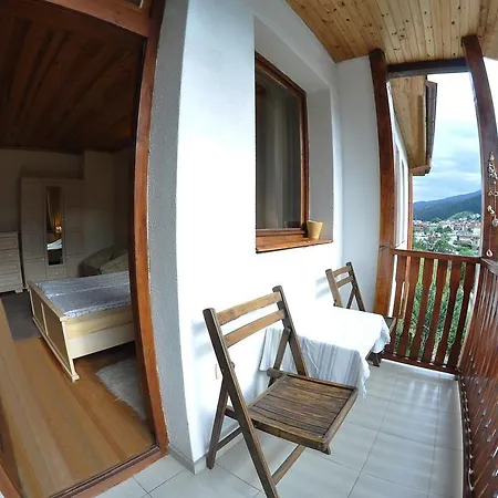 Guest house Eco House Family